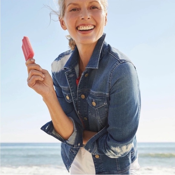 NWT Chico’s Tie Dye Blue and White Timeless Trucker Denim Jacket Pockets 0/Small - Picture 5 of 16